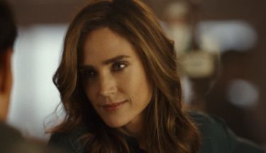 『トップガン』のペニーを徹底解説！マーヴェリックとの関係や女優の現在は？